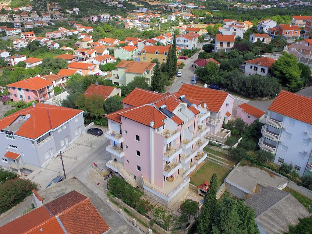 Apartments Kairos Seget Vranjica Chambre photo