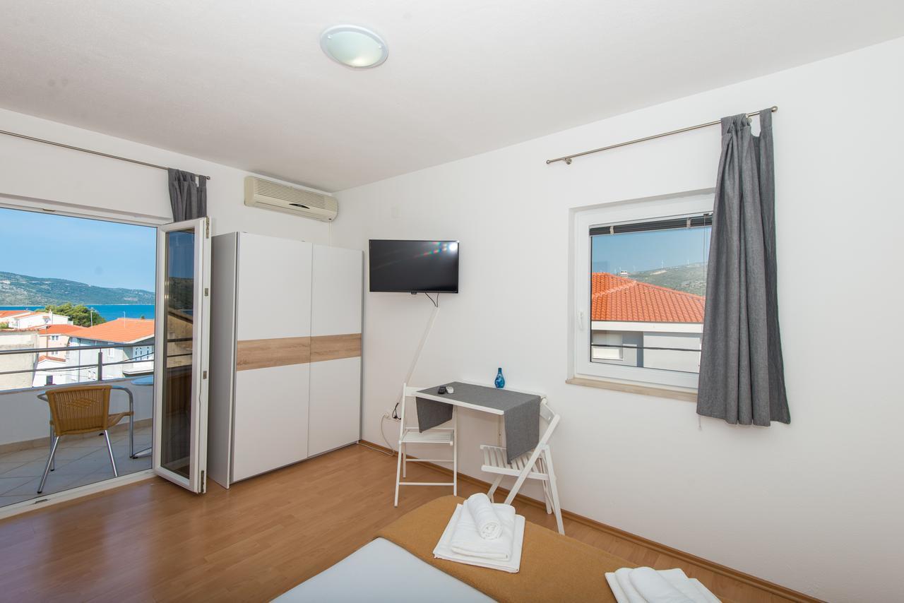 Apartments Kairos Seget Vranjica Extérieur photo